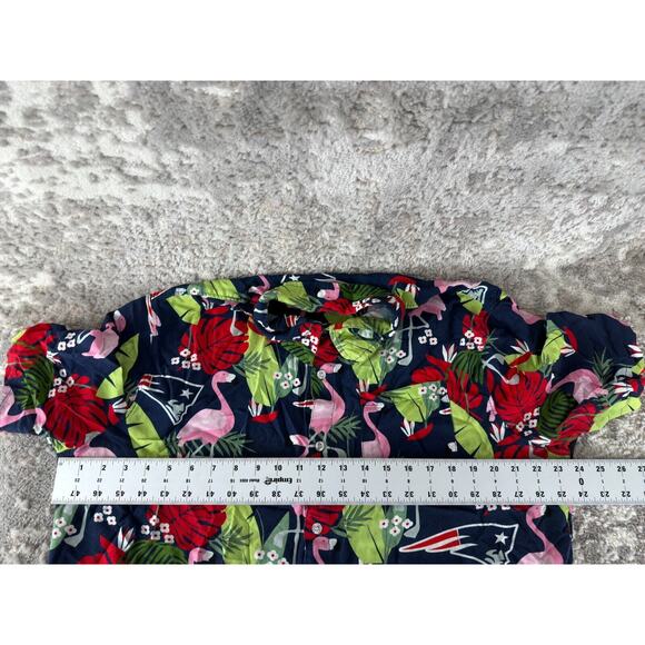 NFL Team Apparel Sz XL Patriots Tropical Flamingo Print Hawaiian Button Shirt Fo - Picture 6 of 10